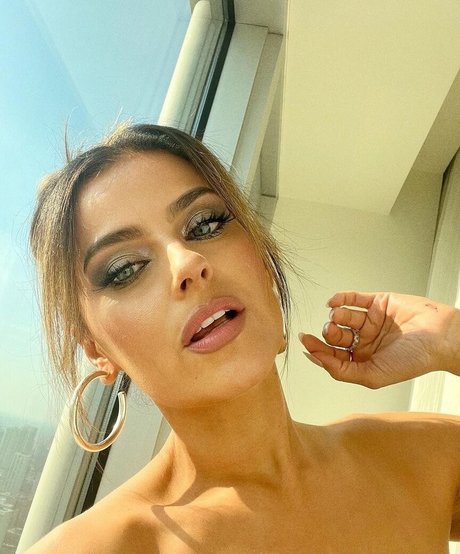 Nelly Furtado sex star pictures