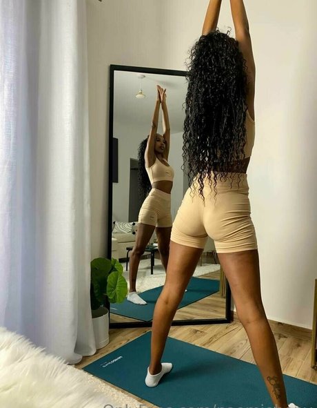 naomiebony model nudes gallery