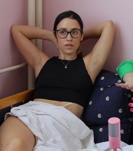 Milena And Lola sexy actress photos