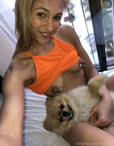 siswet19 erotic model archive