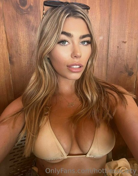 hottiesociety pornstar adult gallery