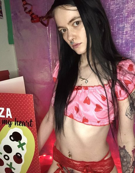 peacheyscreams erotic model image