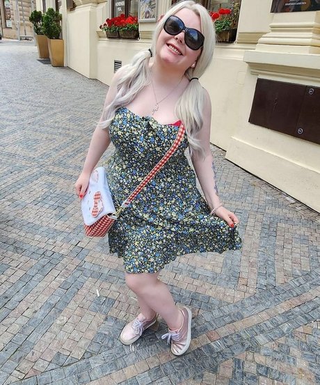 Naughty Danni profile image