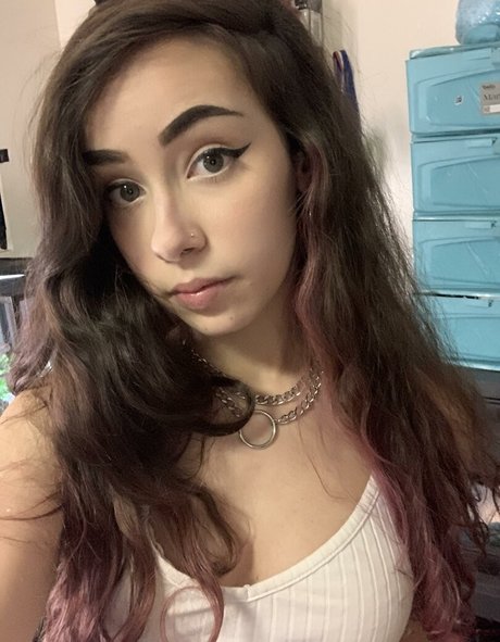 Lexi Lynx beautiful pornstar img