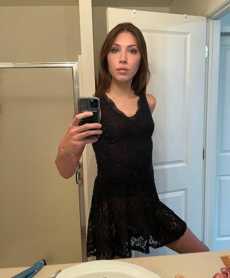 Allie Lilac naked star galleries