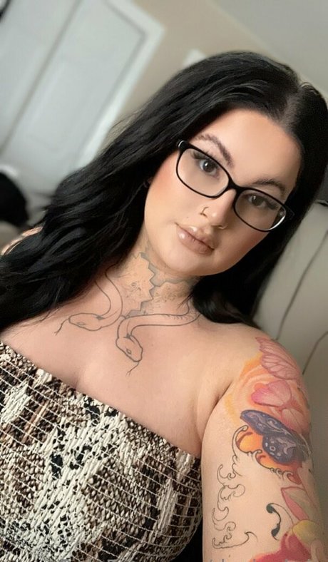 devinebria star naked images