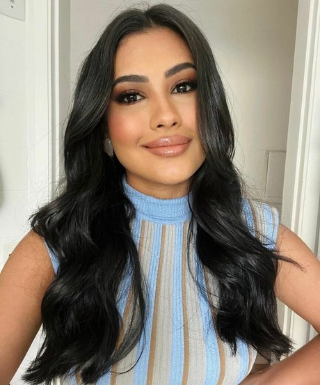 Thaynara OG pornstar sexy gallery