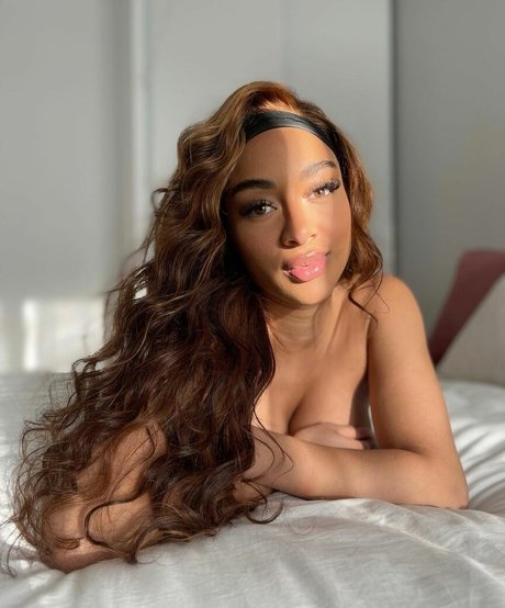 Ashleyroseglam model free photos