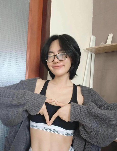 Poon Wrunya xxx pornstar archive