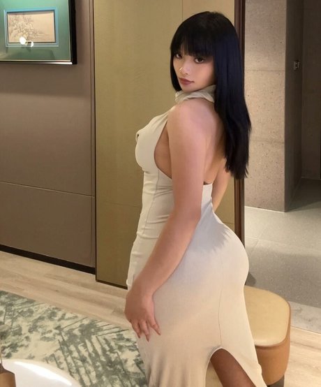 naomiiper model nude galleries