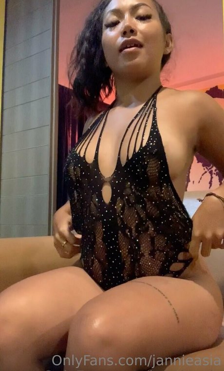 jannieasia sexy star pic