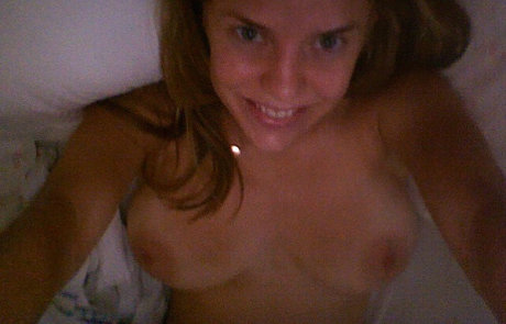 Kelli Garner pornstar naked photos