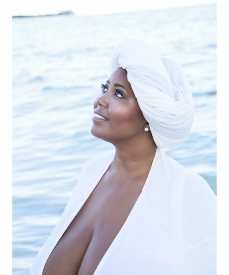 Monique Cooper star pretty archive