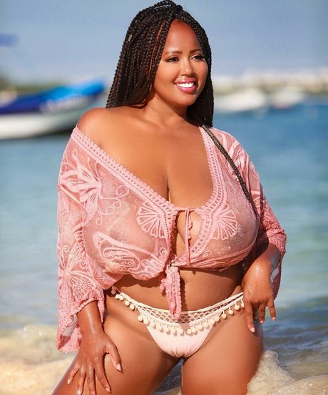 Monique Cooper model pretty image