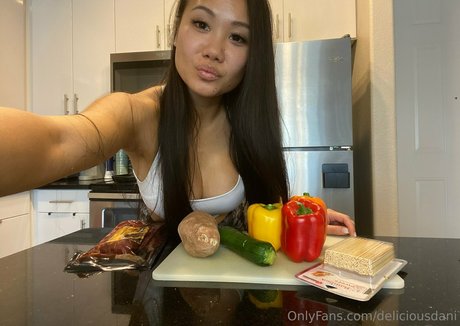 DeliciousDani model nudes photo