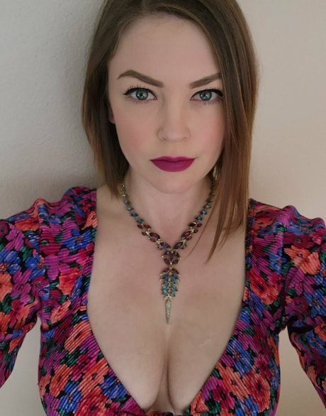 Bree Daniels nude actress img