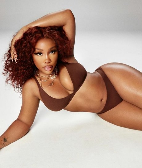 SZA model high quality img