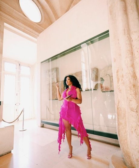 SZA nice star photos