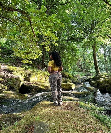 SZA top profile image