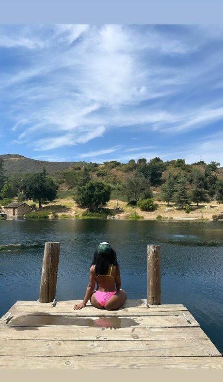 SZA beautiful pornstar image
