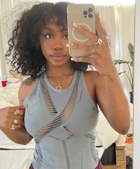 SZA model naked gallery