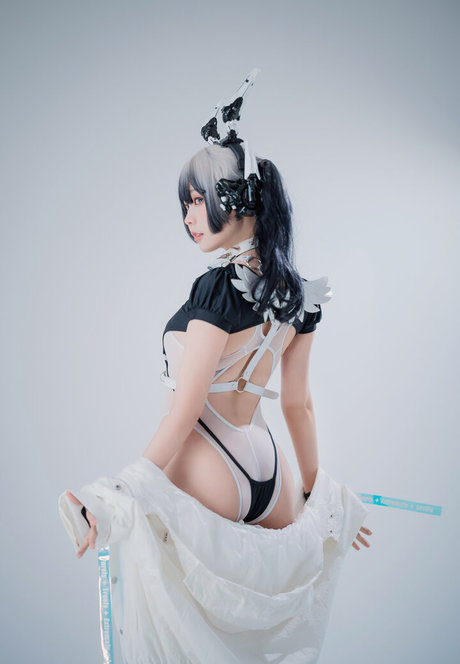 eeelyeee model nudes pictures