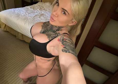 Christina Savoyy pornstar sex photos