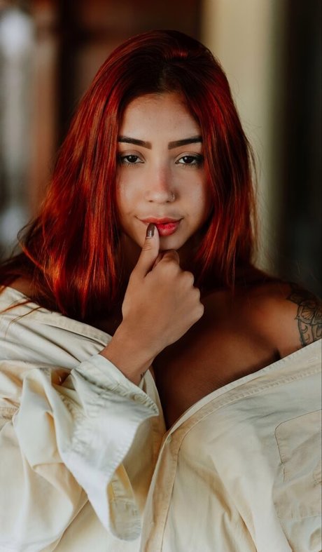 Leticia Castro star top picture