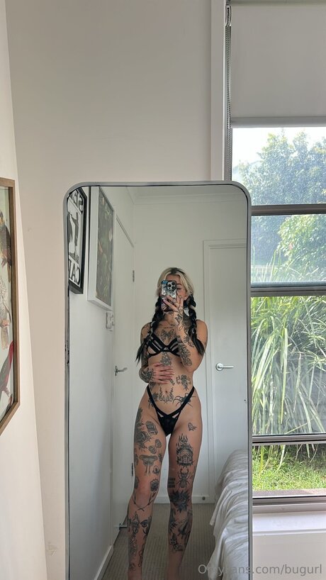bugurl naked pornstar picture