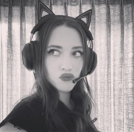 Kat Dennings star porn photos
