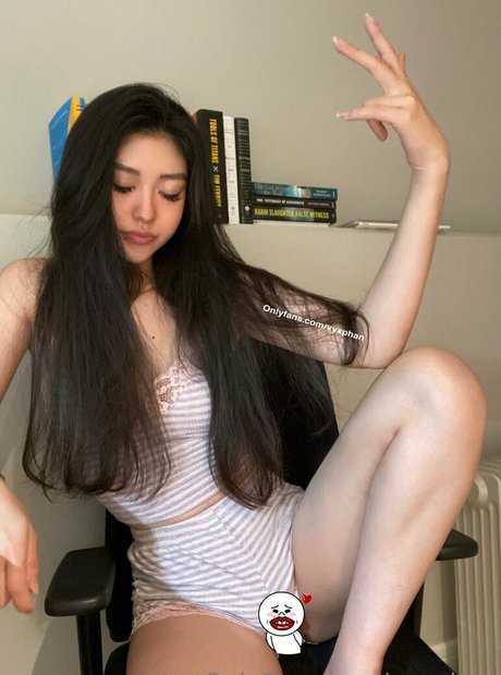 Vyxphan top profile image