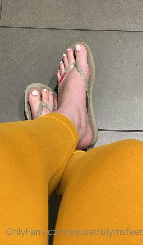 yourstrulymsfeet hd pornstar photo
