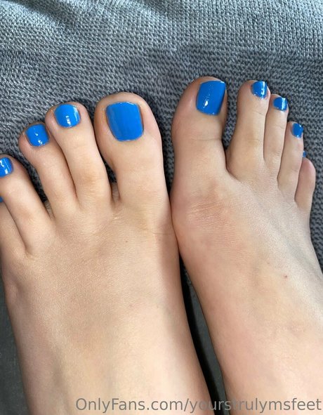 yourstrulymsfeet model art img