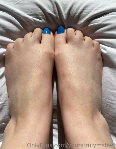 yourstrulymsfeet pornstar naked photos