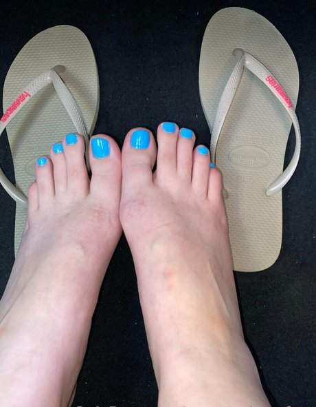 yourstrulymsfeet pretty star img