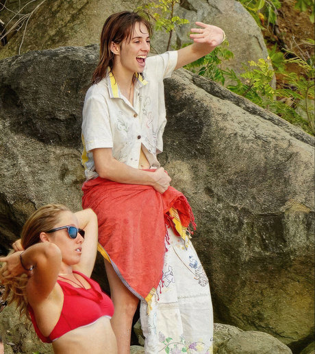 Maya Hawke nude model galleries