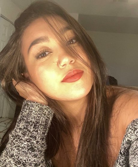 Roxanne Perez adult model gallery
