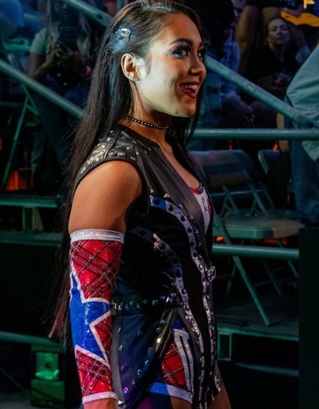 Roxanne Perez hot star photo