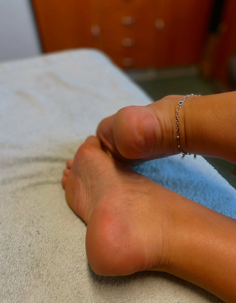 feetloretta naked star gallery