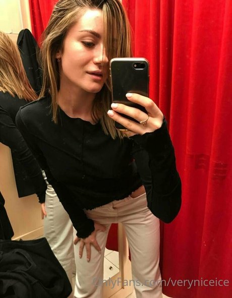 veryniceice naked model pics