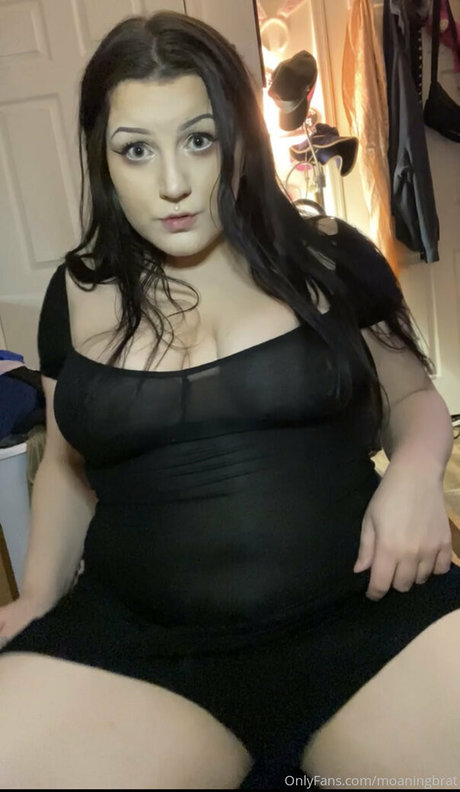 moaningbrat adult model photos