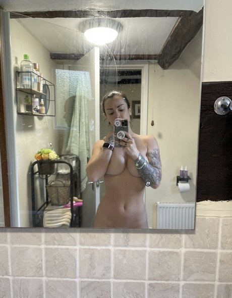Lainey Griffin pretty pornstar pictures