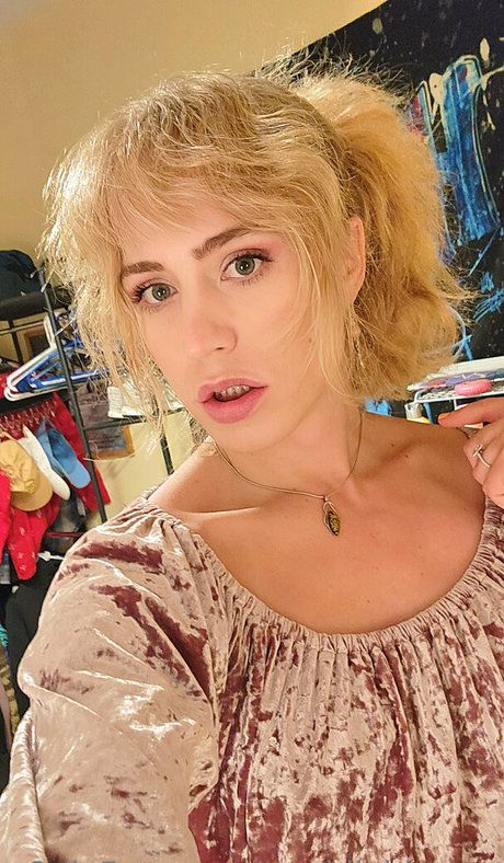 big labia onlyfans exclusive image