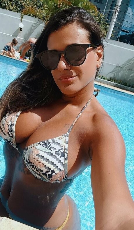 Caiala Tavares star nice pic