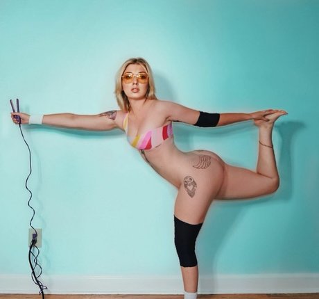 ladygooodman sex actress pic