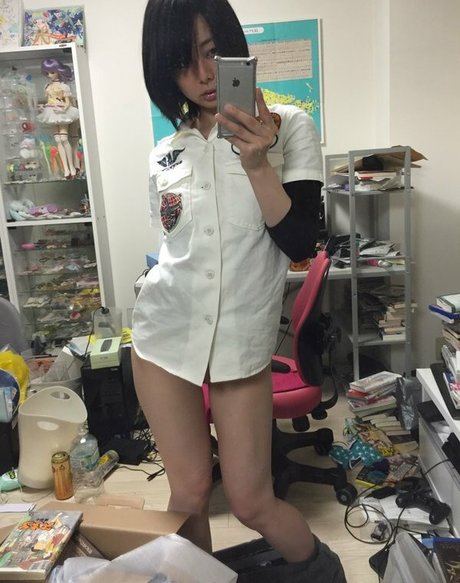 Iiniku Ushijima free model pic