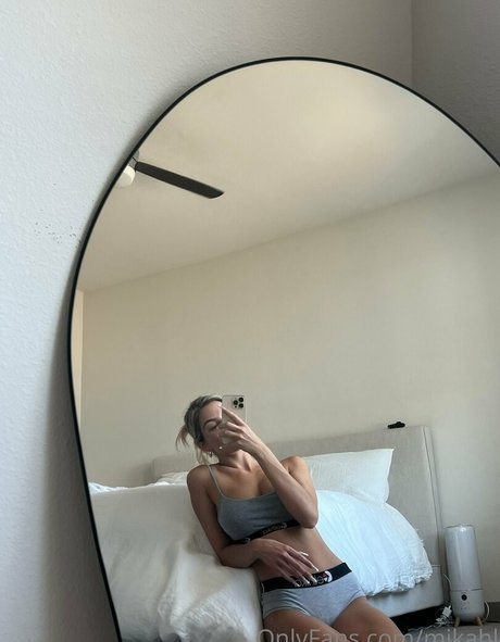 mikahl naked star gallery