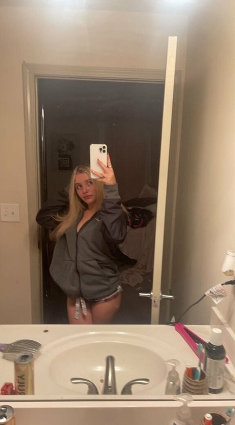 Ivy Jade hot actress photo