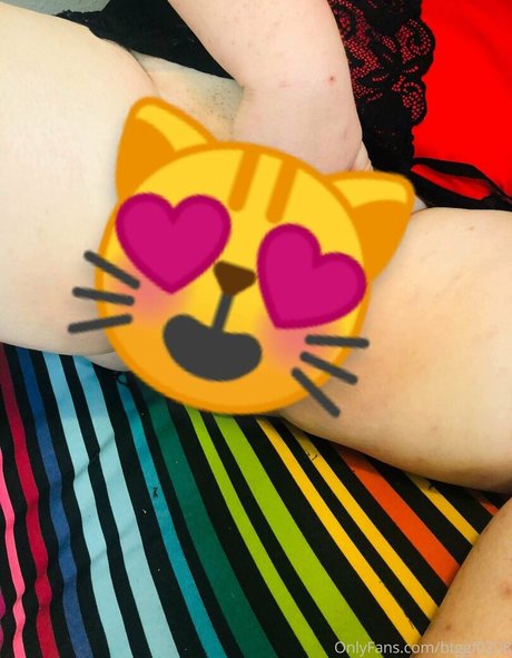 btggf0208 model naked images