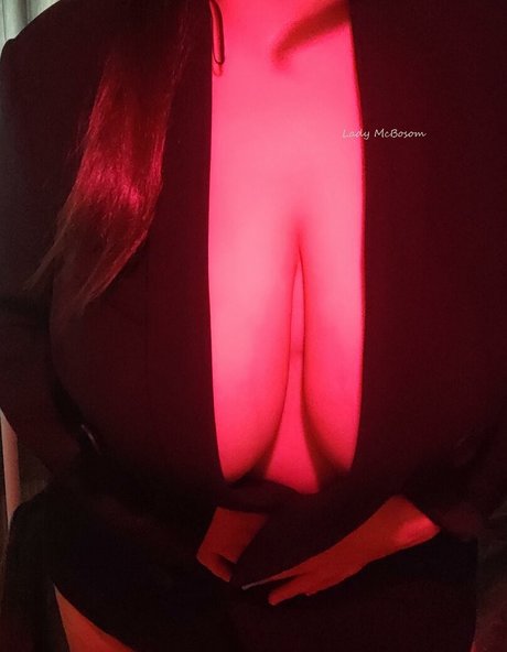 Lady McBosom sexy model pics